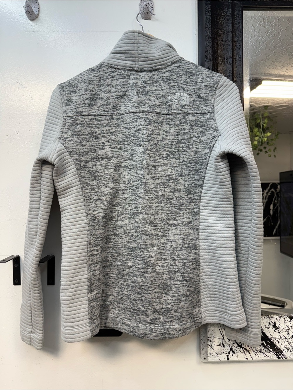 The North Face Light Gray Heathered Fleece Jacket - Picture 5 of 6